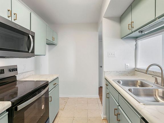 2nd image of 5137 Nicholson Dr APT B33