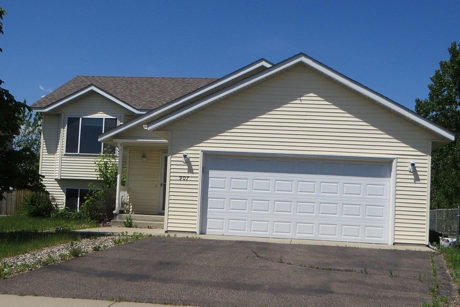1st image of 907 Savanna Ave