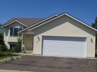 907 Savanna Ave, Saint Cloud, MN 56303