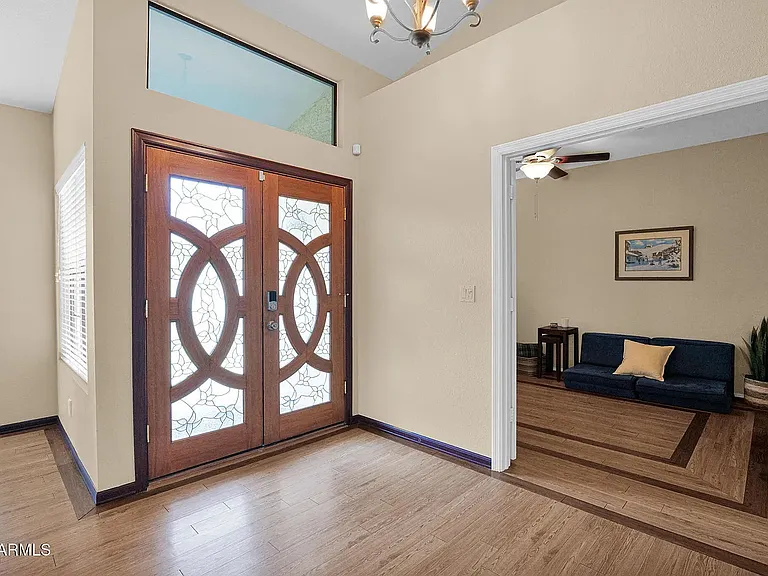 8979 E Gail Rd — Photo 3