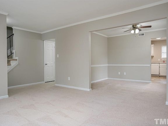 5th image of 160 Butternut Ct