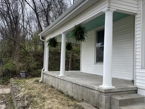 823 Roosevelt Ave, Saint Joseph, MO 64505