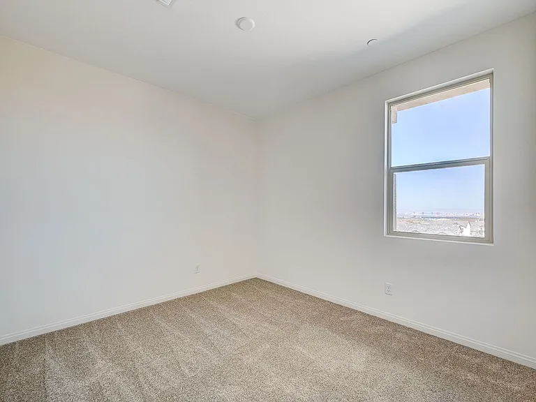 7681 N Jones Blvd — Photo 31
