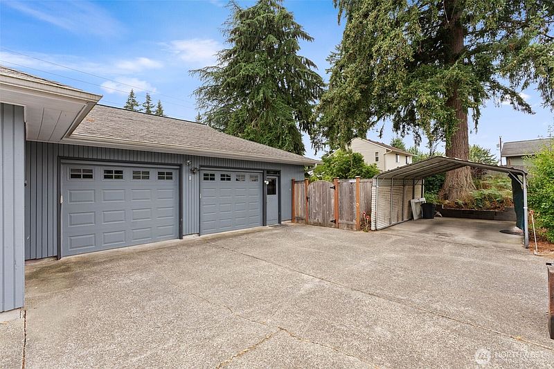 4th image of 921 S 7th Avenue SW