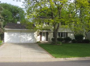 6813 Chapel Ln, Edina, MN 55439
