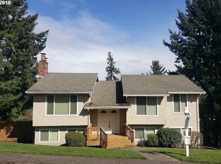 18100 Ridgegate Dr, Gladstone, OR 97027