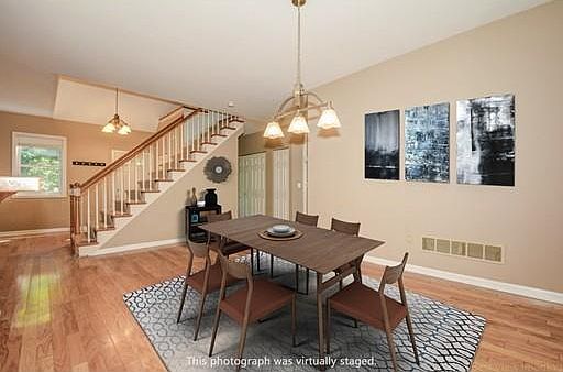 5th image of 53 Beechwood Dr