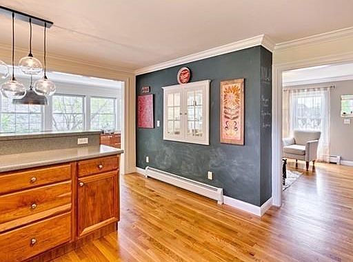 4th image of 9 Greenwood St