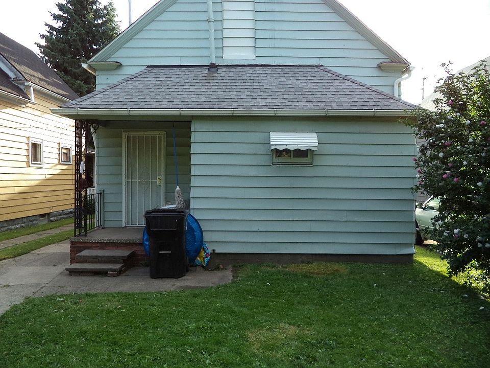 2nd image of 3629 E 53rd St