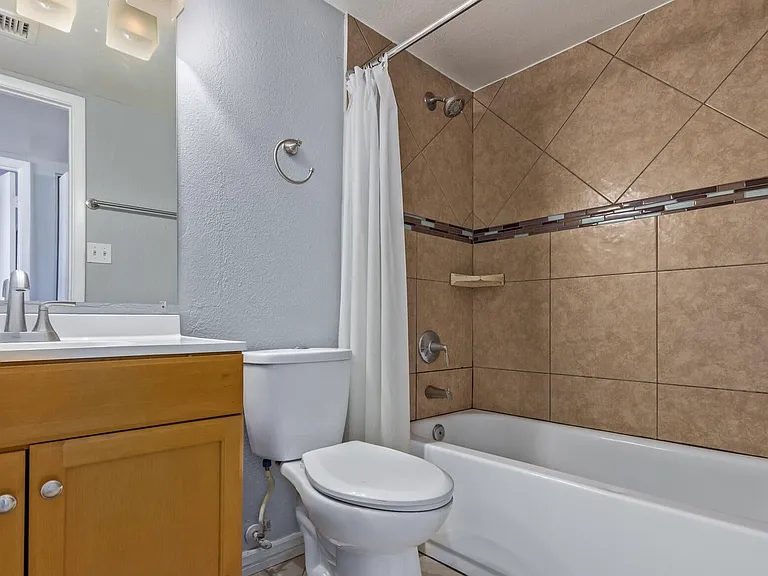 5332 W Lynwood St — Photo 7