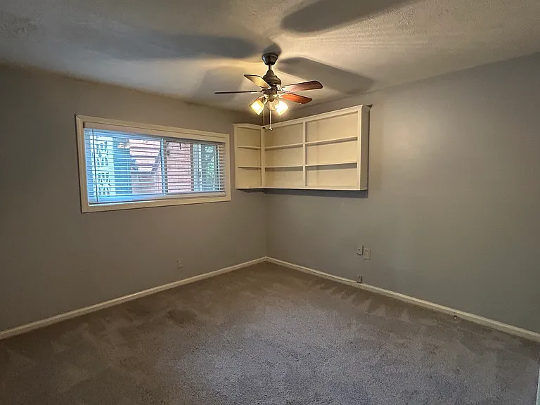 1822 N Rock Springs Rd NE — Photo 5