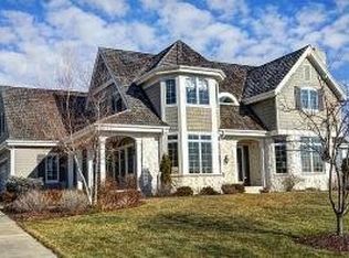 245 Monastery Hill Dr, Oconomowoc, WI