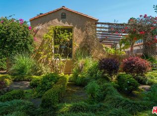 6533 Moore Dr, Los Angeles, CA 90048