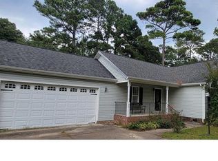 326 Log Cabin Ct, Selma, NC 27576