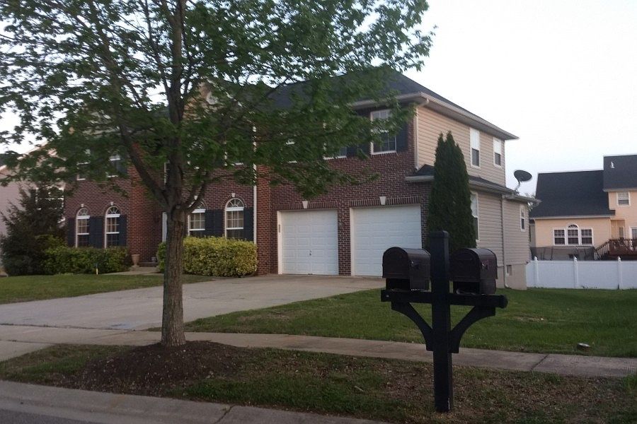 2nd image of 10333 Whittier Ct