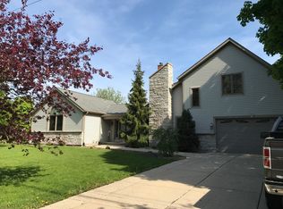 10510 Five Mile Rd W, Franksville, WI 53126