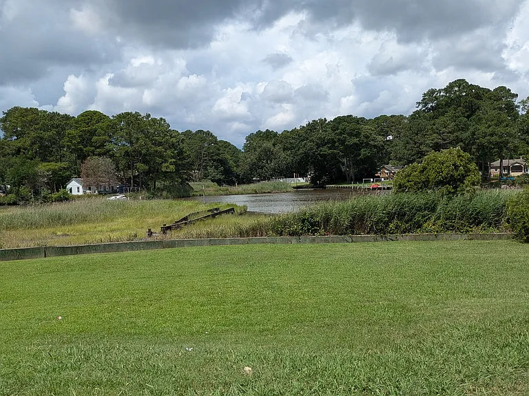 THE OCONEE SHORES APARTMENTS — Photo 5