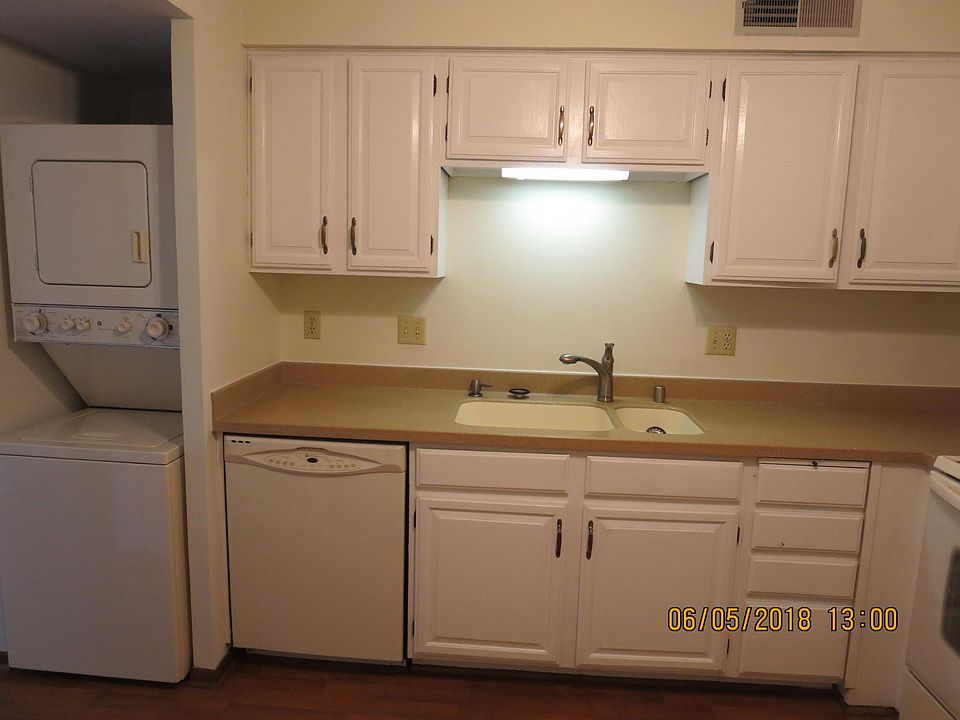 1st image of 3942 N Oakland Ave #3