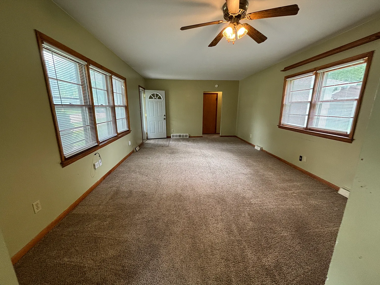 1809 B Avenue - 1 — Photo 1