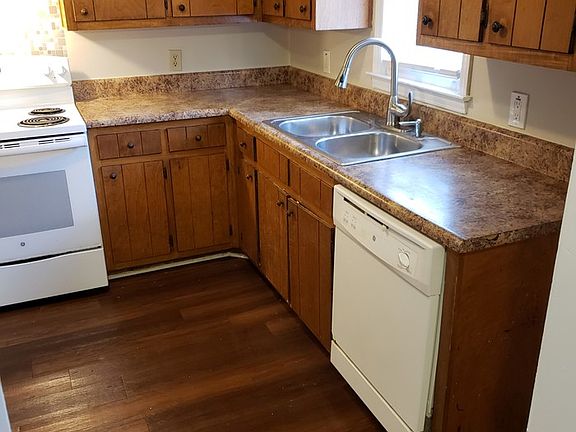 5th image of 3504 Carlisle Ct SE