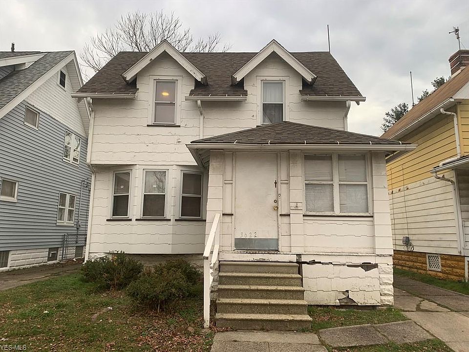 1st image of 3622 E 104th St