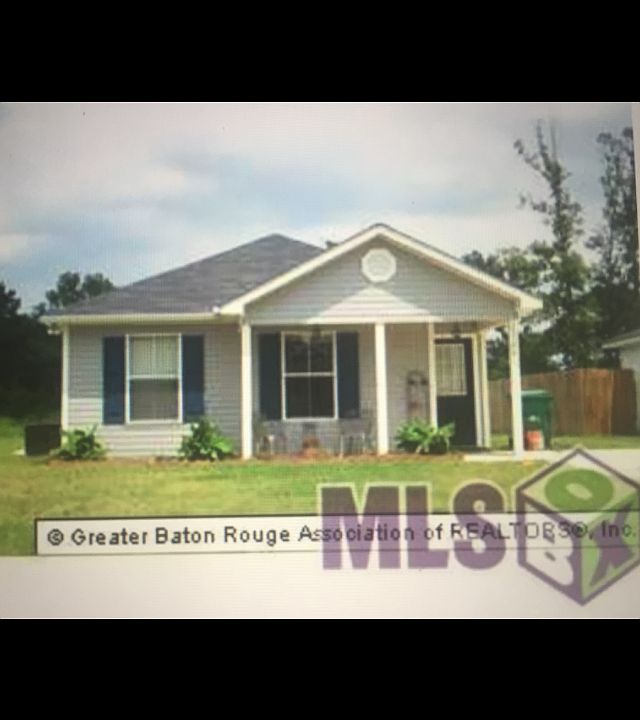 1st image of 23506 Country Manor Ave