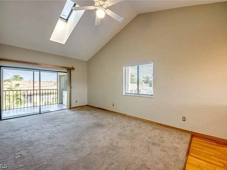 4616 SE 6th Ave #202 — Photo 10