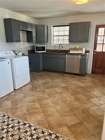 7909 Edward St — Photo 11