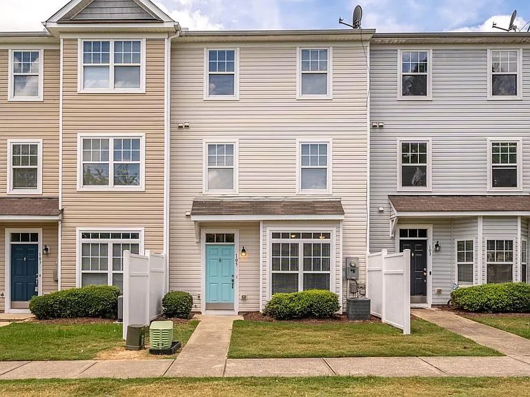 1211 Canyon Rock Ct #105 — Photo 3