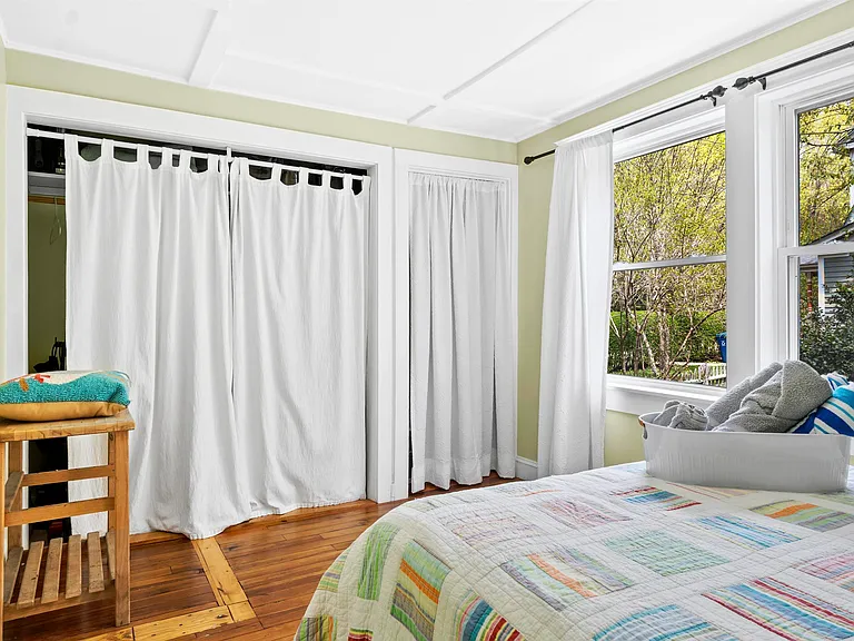 17 Elizabeth St — Photo 36