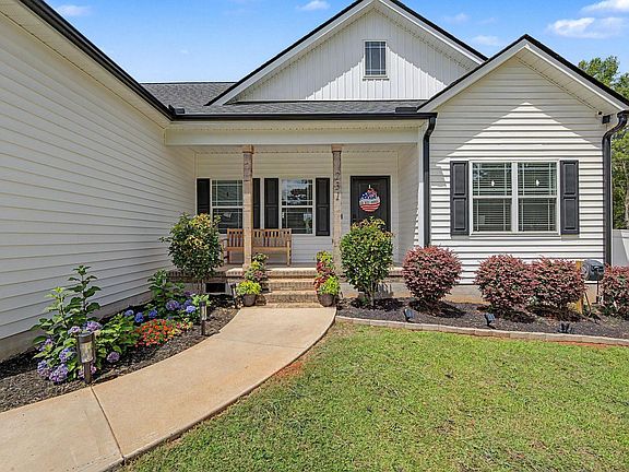 3rd image of 231 Addison Cir
