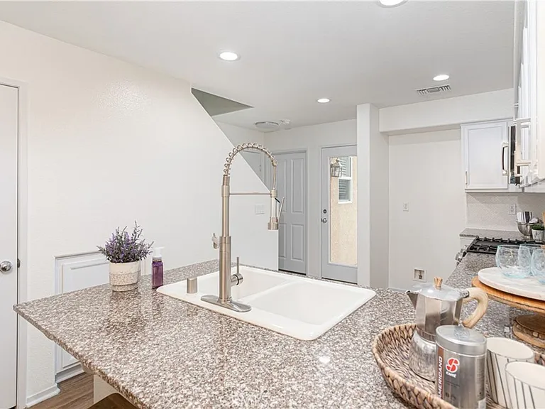 1425 Crown Cir — Photo 27