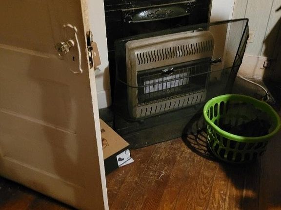 4th image of 916 E Park Avenue