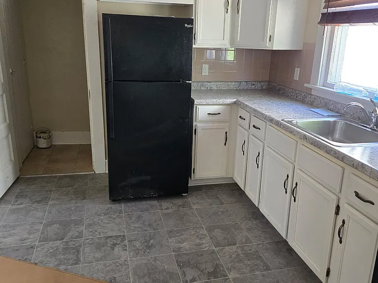 117 Dodge Ave — Photo 2