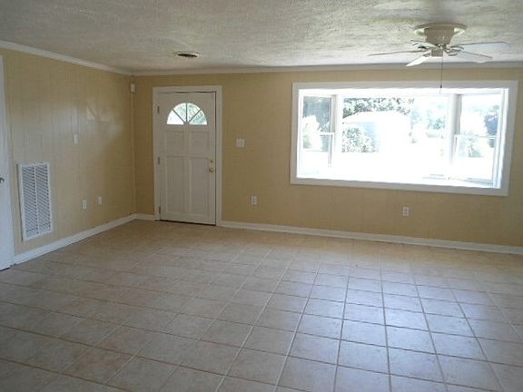 4th image of 148 Willis Ln