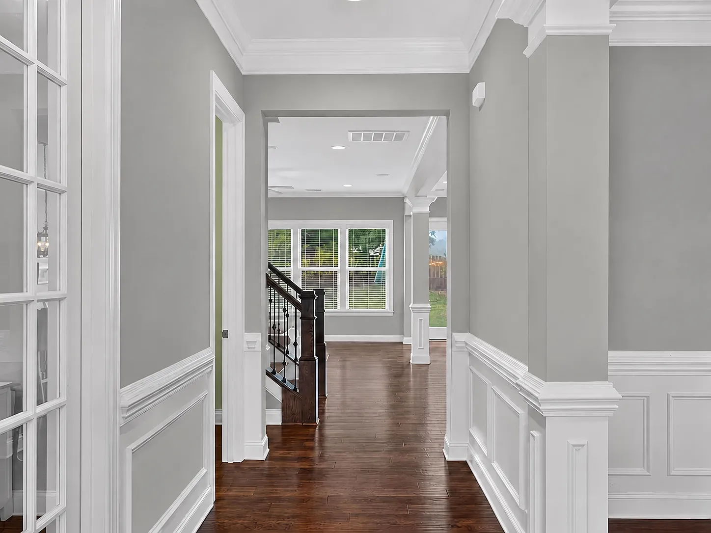 5 bed, 3.5 bath, 3372 sqft, $3,550 — Photo 2