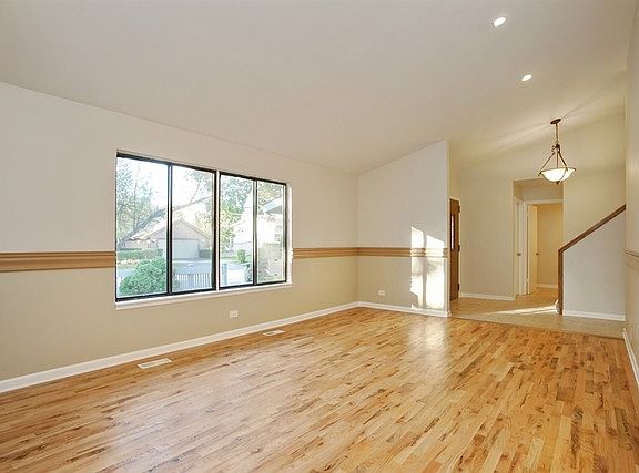 2nd image of 528 Carlsbad Trl