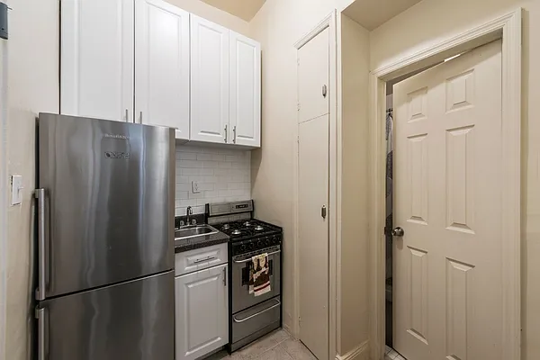 Rented by Compass | media 6