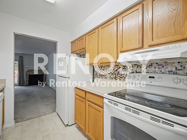 5310 Lake Victoria Arch — Photo 7