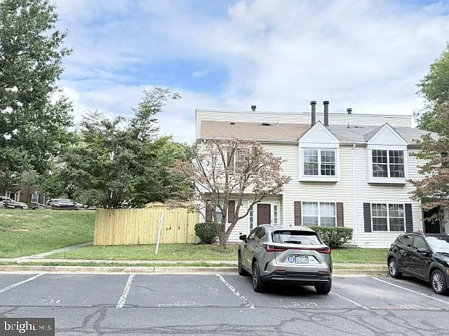 3 bed, 2.5 bath, 1428 sqft, $2,750 — Photo 3