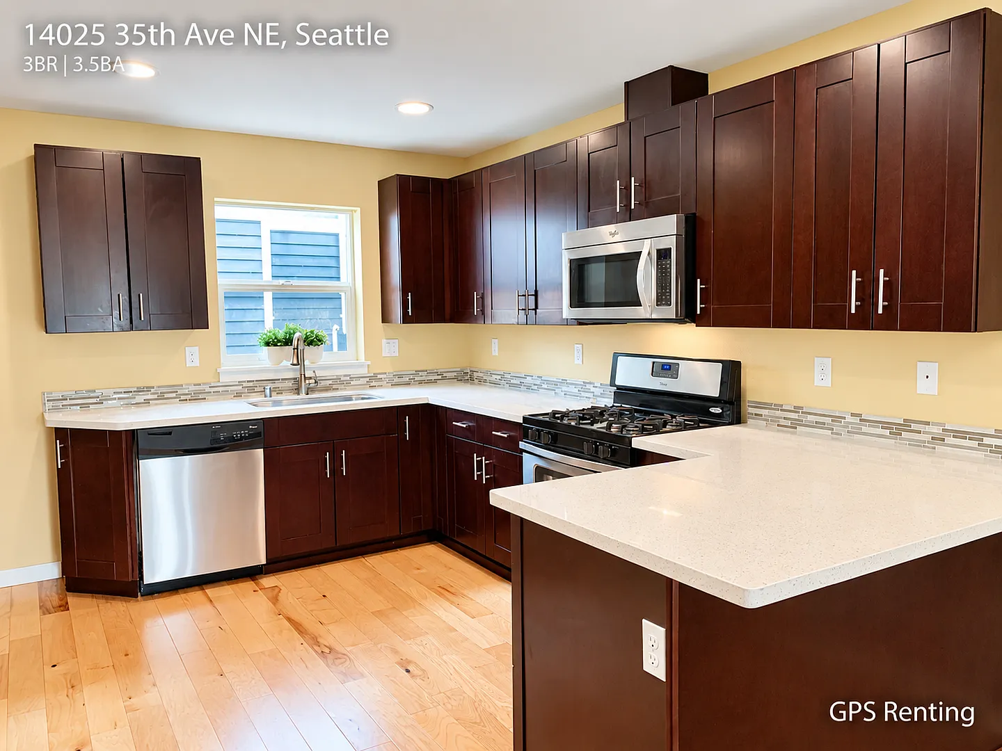 End-Unit 3-Bedroom, 3.5-Bathroom Townhome in Lake City — Photo 4