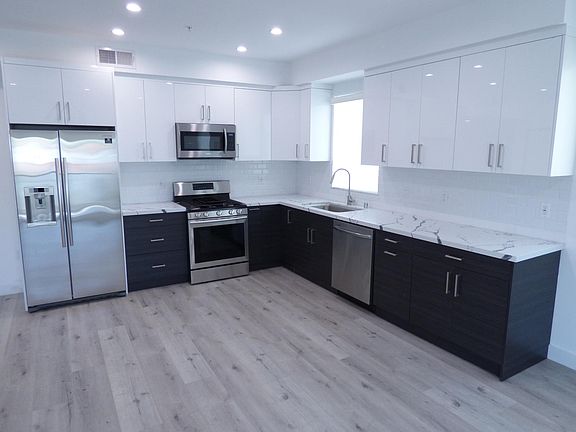 5th image of 947 Wilcox Ave #201
