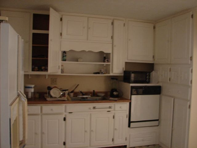 2nd image of 251 Carwood Dr