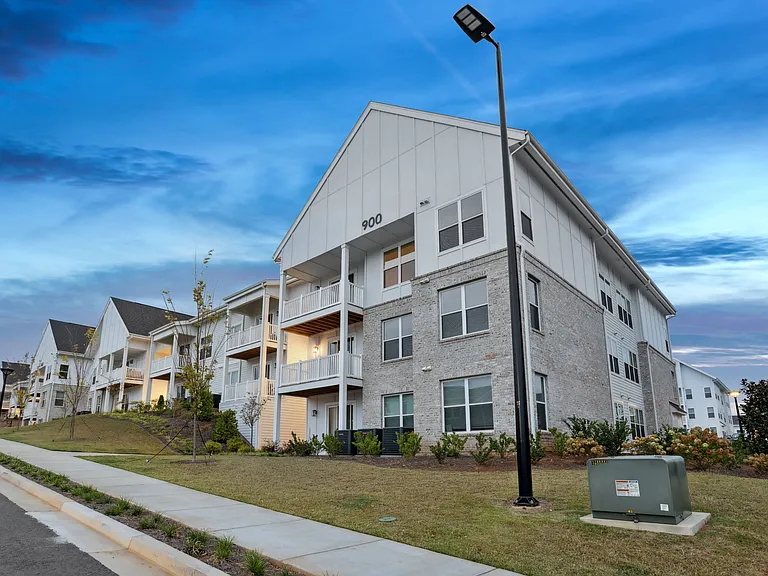 Upland Emerson — Photo 27