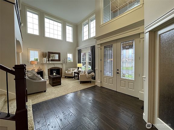 5th image of 897 Spaulding Circle