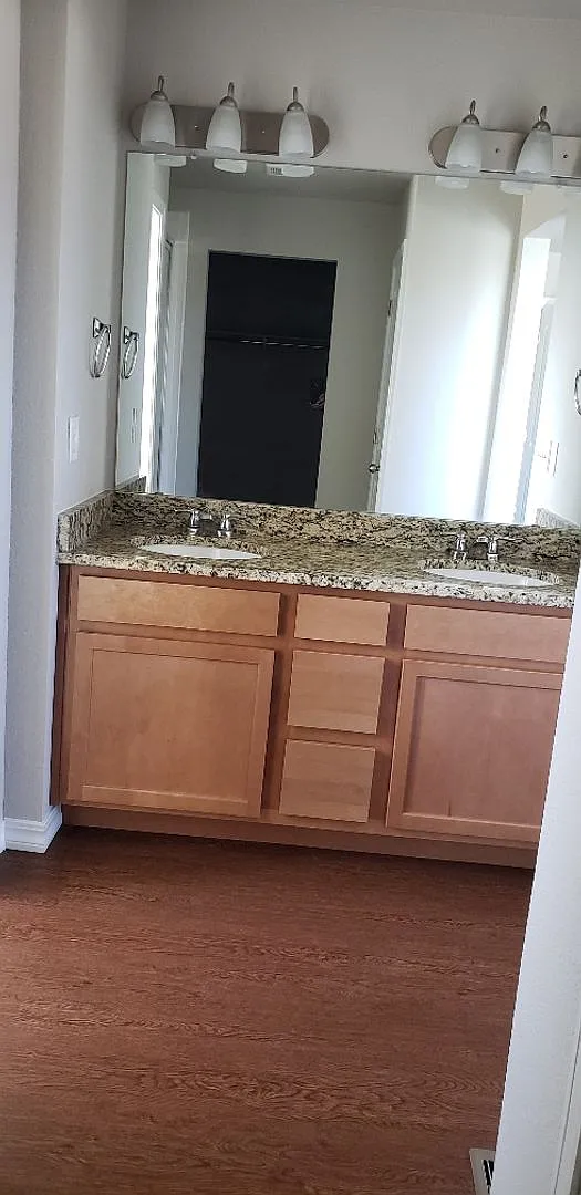 Newer 3 Bedroom home with 2 1/2 baths in Meridian Ranch — Photo 4
