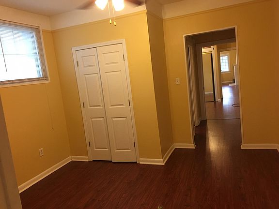 3rd image of 4426 Venus St