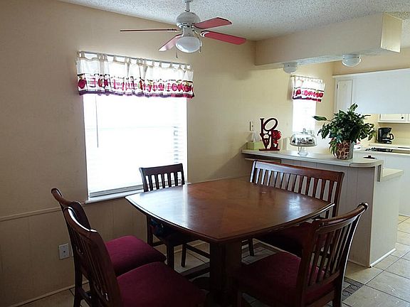4th image of 905 Paulette Dr