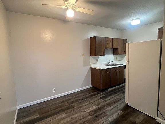 3rd image of 3416 Balboa Ln