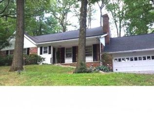 376 Saunders Dr, Wayne, PA 19087